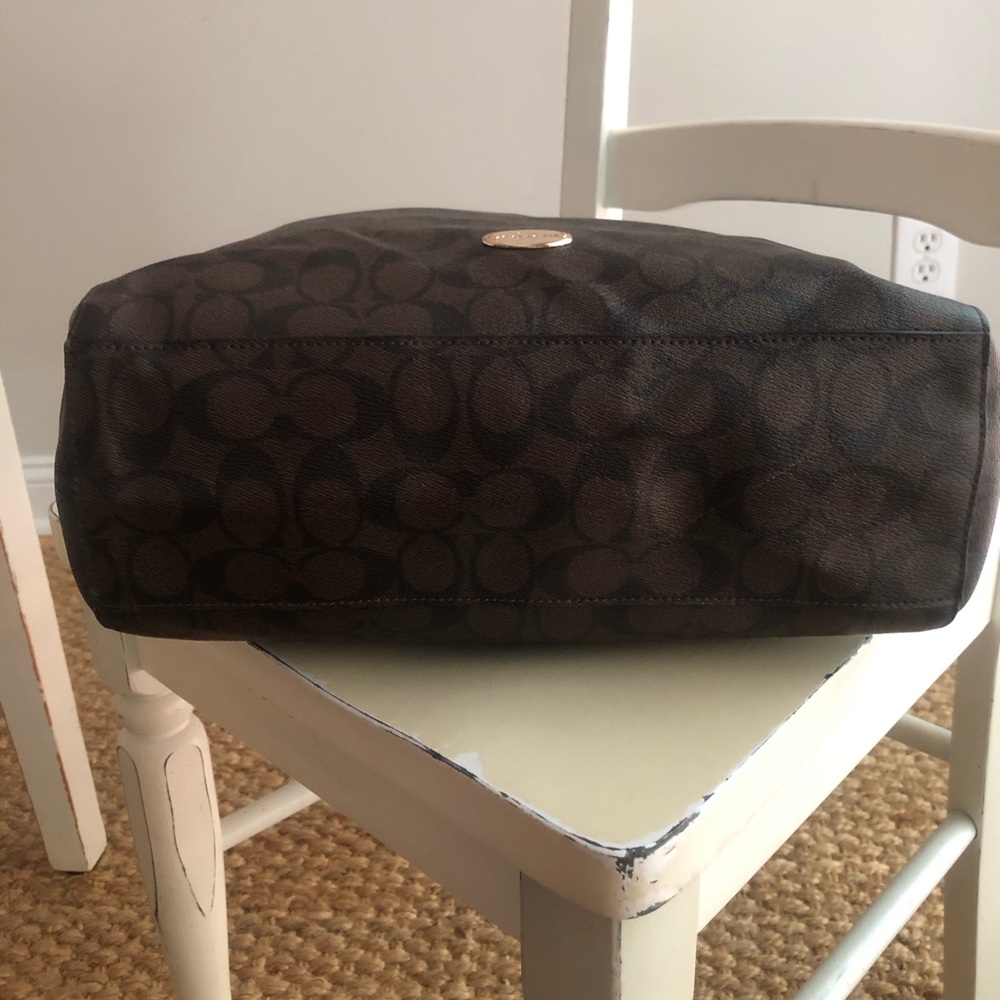 Coach Hobo in Signature Logo. Brown. - Picture 13 of 14
